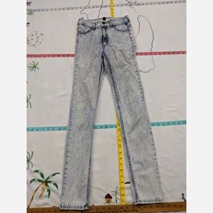 Girl's Size 5 H&M Divided Bleach Washed Stretch J